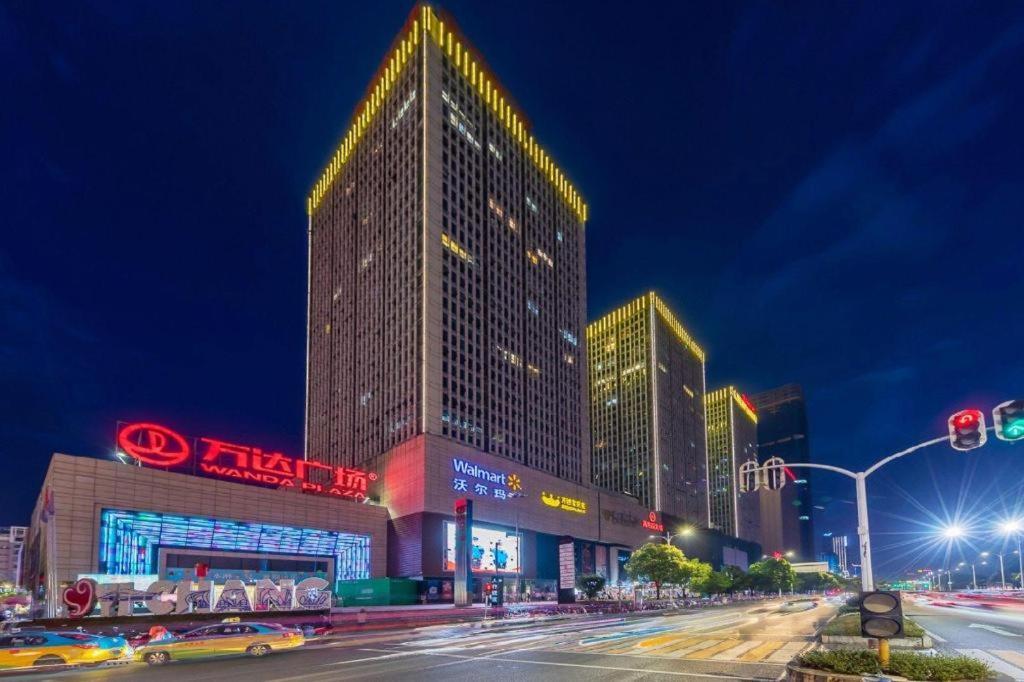 Yichang Vienna Hotel Wanda Branch Exterior foto